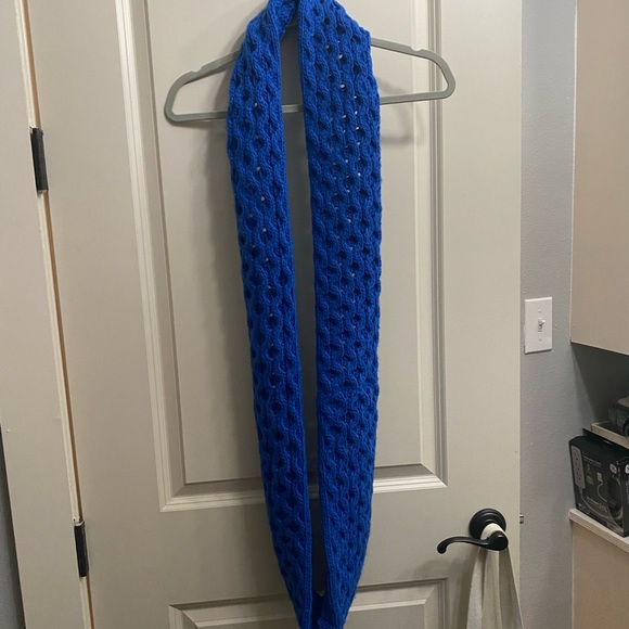 Michael Michael Kors Chunky Infinity Scarf - Picture 2 of 4